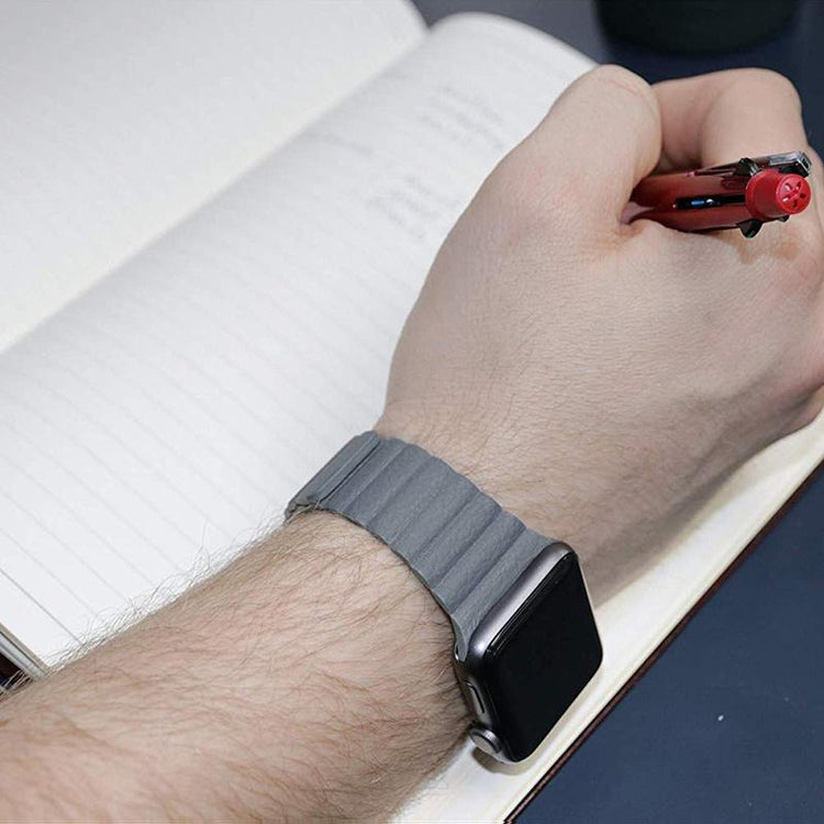 Apple Watch - Kunstleder Armband Magnetverschluss in Rot